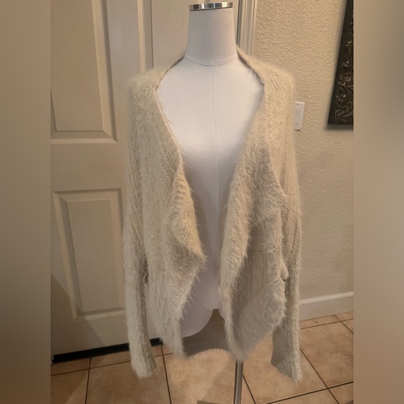 Sweaters - Cream sweater